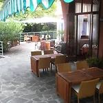 Esperia Hotel 3*