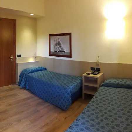 Hotel Esperia 3*
