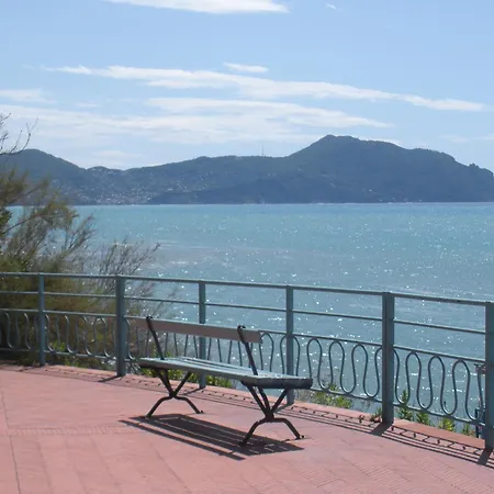 Hotel Esperia 3*