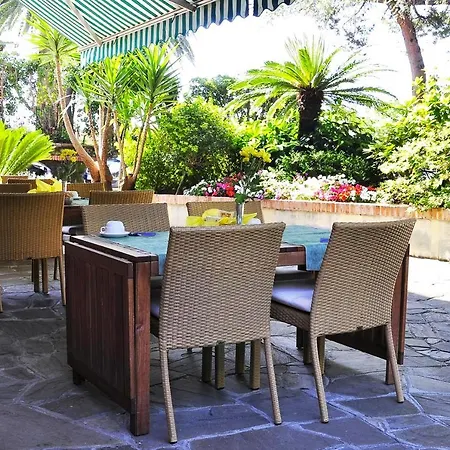 Esperia Hotel 3*