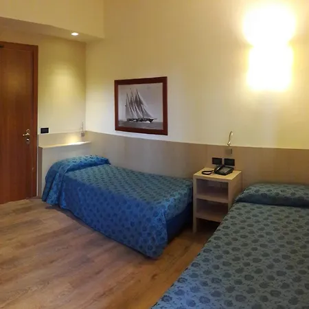 Hotel Esperia 3*