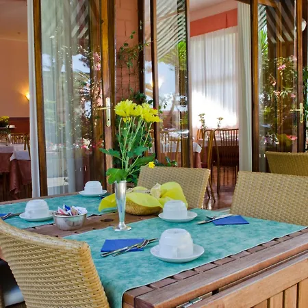 Hotel Esperia 3*